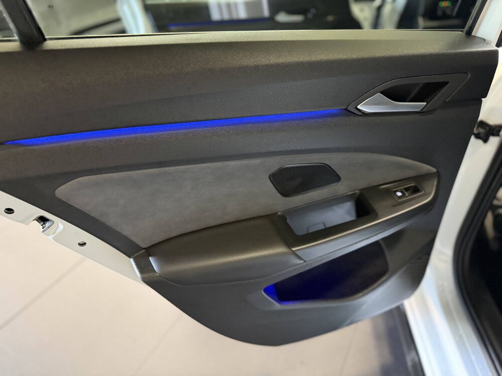 Golf GOLF R-LINE 1.5 ETSI 150CV DSG ATTELAGE HARMANKARDON 2024 occasion 77240 Vert-Saint-Denis