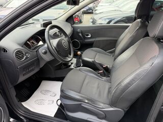 Clio III (B/C85) 1.5 dCi 85ch Dynamique TomTom 3p 2010 occasion 38130 &Eacute;chirolles