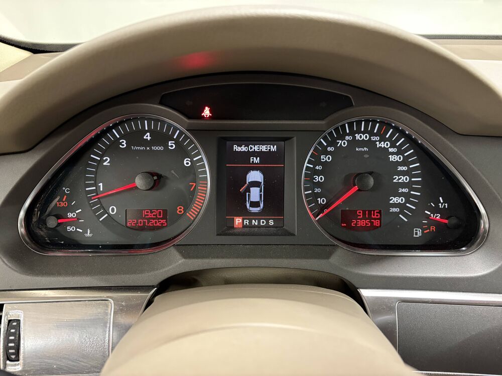 A6 III (C6) 3.2 V6 FSI 255ch Ambition Luxe quattro Tiptronic 2005 occasion 75010 Paris