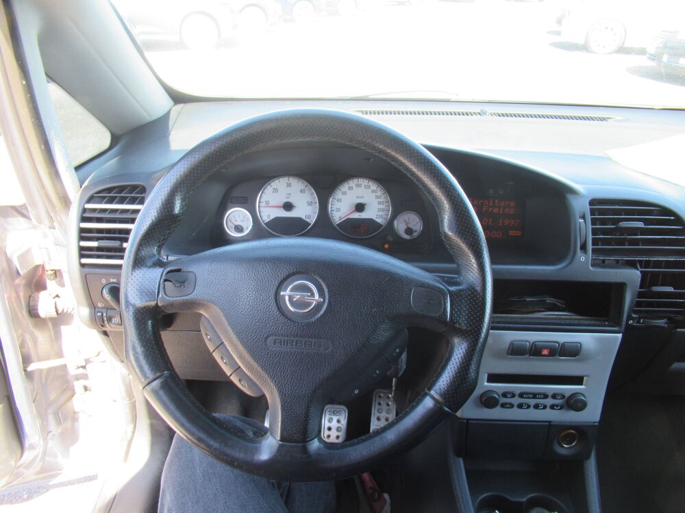 Zafira 2.2 DTI - 117 elegance 2003 occasion 10410 Saint-Parres-aux-Tertres