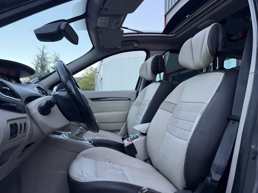 Grand scenic IV III 1.6 dCi130 ENERGY Initiale eco&sup2; 7pl 2013 occasion 38130 &Eacute;chirolles