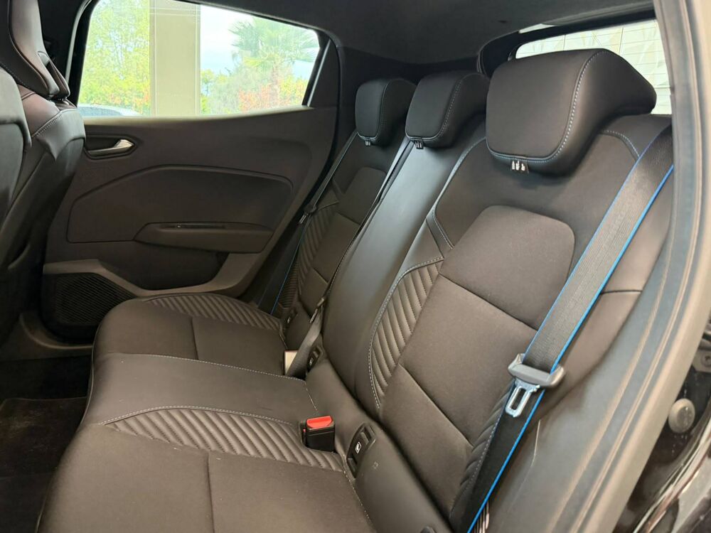 Clio 1.6 E-Tech 145ch full hybrid esprit Alpine 2025 occasion 06250 Mougins