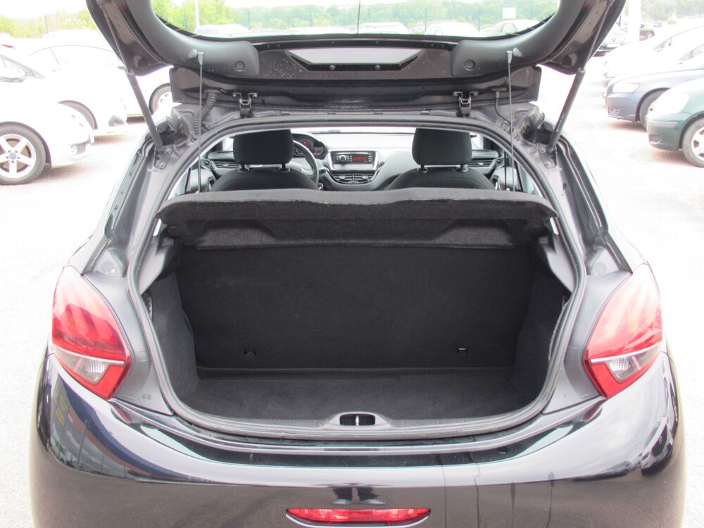 208 1.2L 82 Cv Like 5 places 2015 occasion 10410 Saint-Parres-aux-Tertres