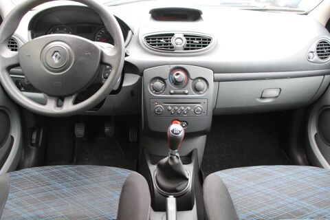 Clio III (B/C85) 1.2 16v 75ch Confort Pack Clim Dynamique 3p 2006 occasion 68190 Ensisheim