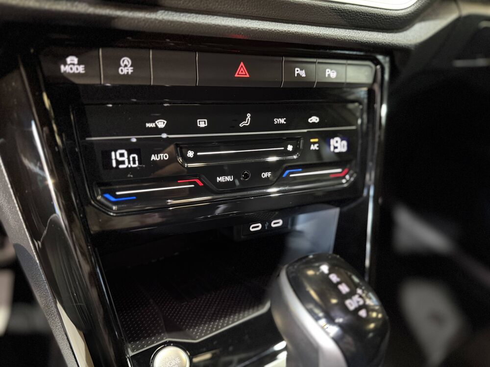 T-ROC VOLKSWAGEN 1.5 TSI EVO2 150 R-LINE DSG7 TVA R&Eacute;CUP&Eacute;RABL 2025 occasion 77240 Vert-Saint-Denis