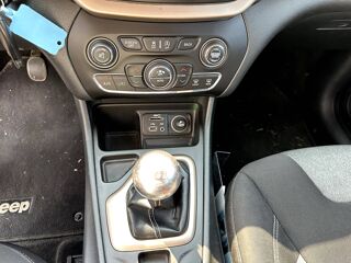 Cherokee 2.0 MultiJet 140 Longitude Business 2014 occasion 17430 Tonnay-Charente