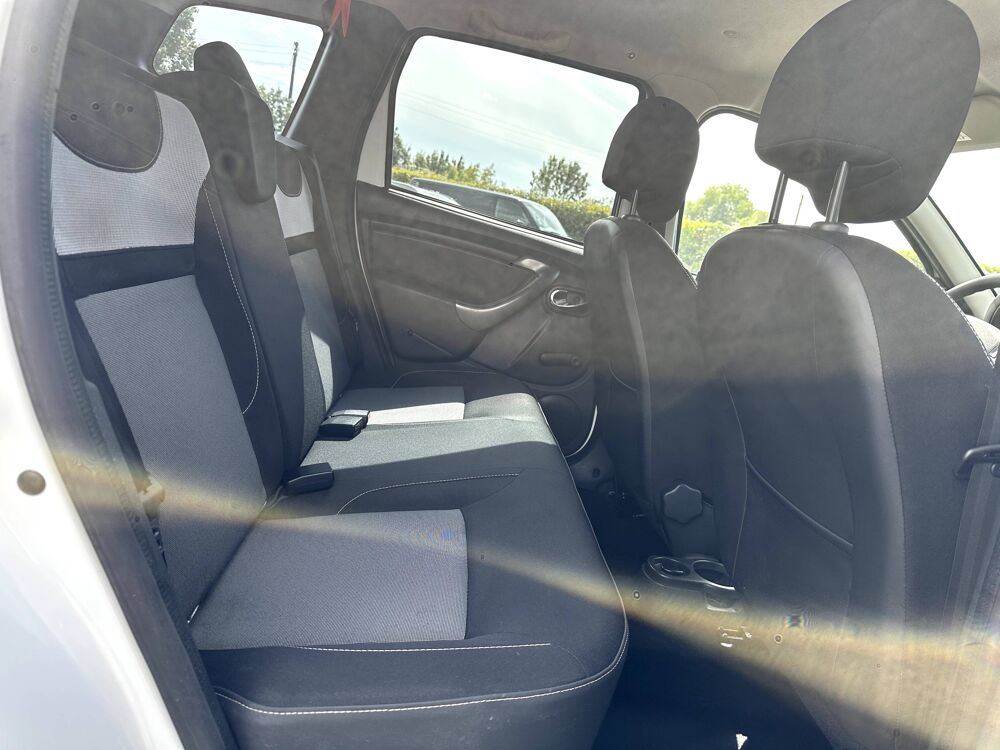 Duster 1.2 TCe 125 Euro6 Laur&eacute;ate 4X2 2016 occasion 17430 Tonnay-Charente