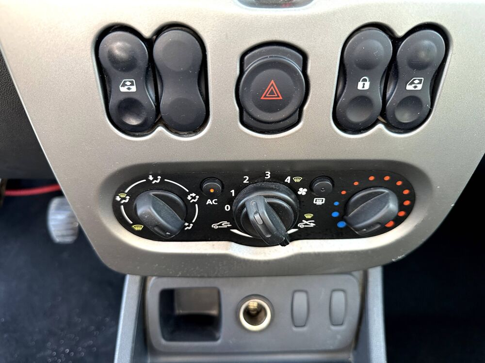 Duster 1.5 dCi 110 FAP Laur&eacute;ate 4x2 2013 occasion 17430 Tonnay-Charente