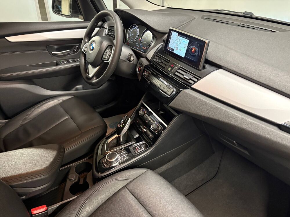 Serie 2 218iA 140ch Luxury DKG7 7cv 2019 occasion 75010 Paris