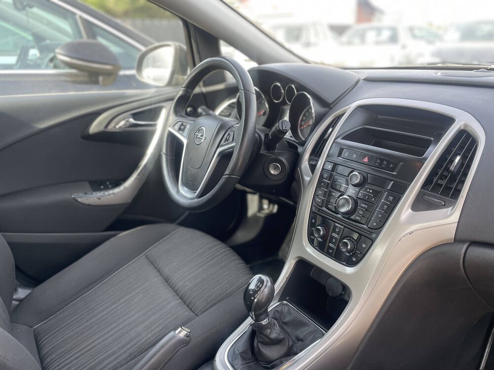 Astra IV 1.4 Twinport Essentia 2012 occasion 69800 Saint-Priest