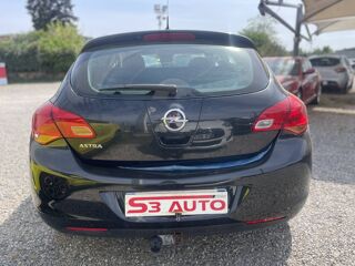 Astra IV 1.4 Twinport Essentia 2012 occasion 69800 Saint-Priest