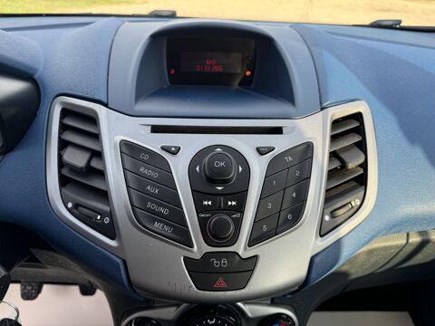 Fiesta IV 1.4 TDCI 70 Ambiente 2009 occasion 84100 Orange