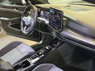 Golf GOLF 1.5 ETSI R-LINE 150 CV DSG 2026 occasion 77240 Vert-Saint-Denis