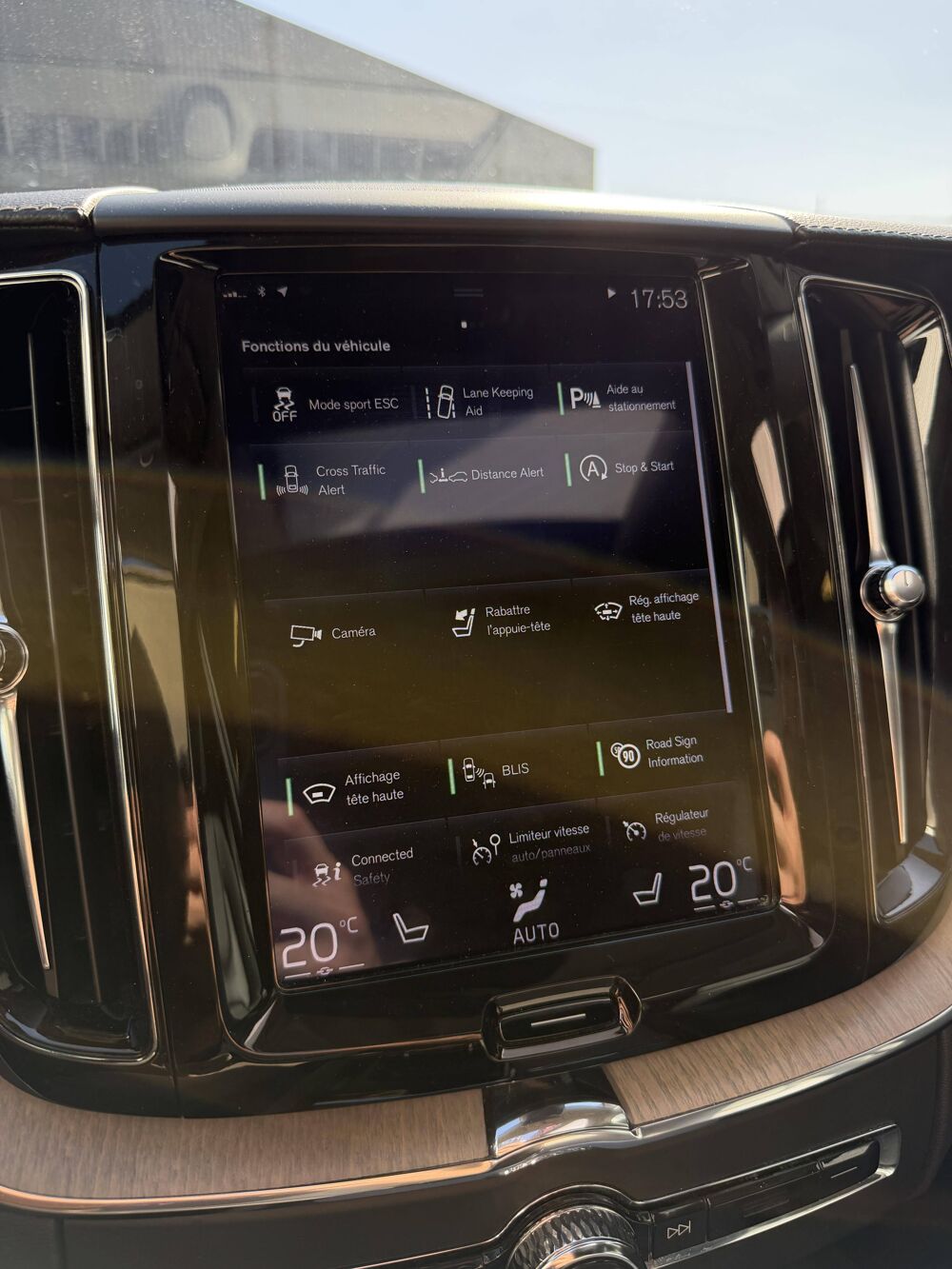 XC60 II D4 AWD 190 Inscription Luxe 2018 occasion 49124 Saint-Barth&eacute;lemy-d'Anjou