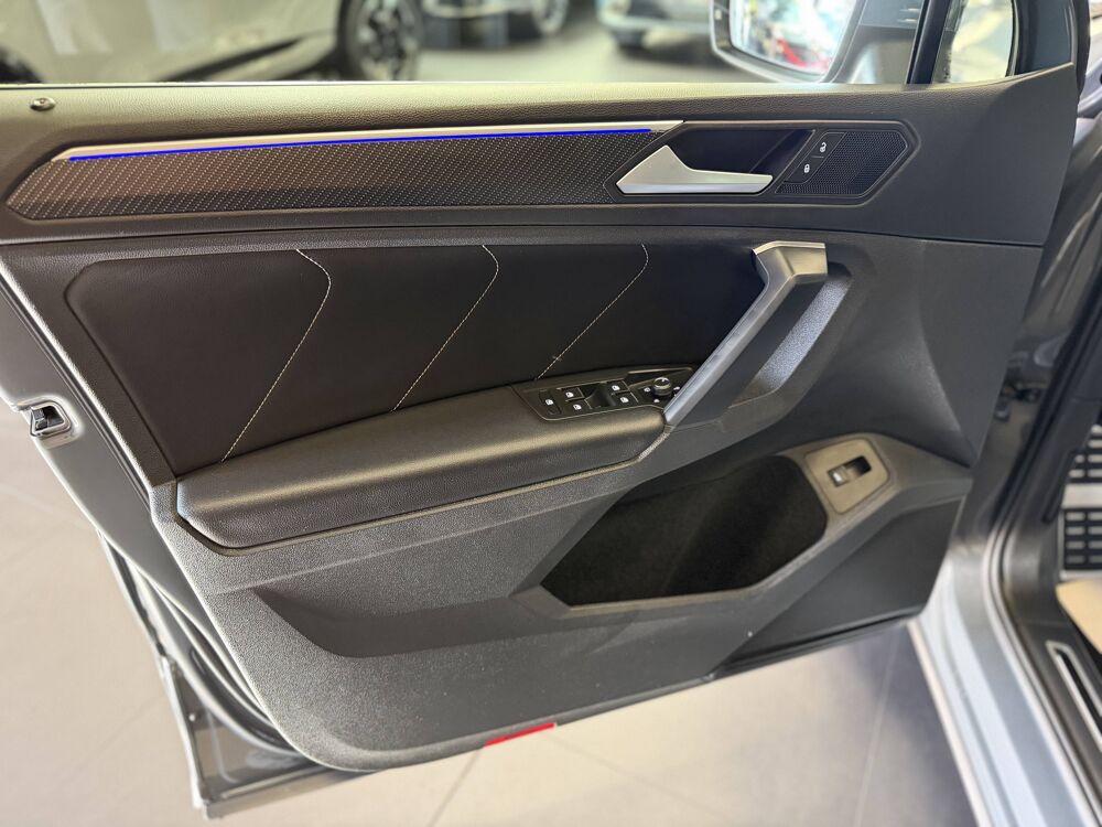Tiguan VOLKSWAGEN TIGUAN III 2.0 TDI 150 CV R-LINE DSG 2024 occasion 77240 Vert-Saint-Denis
