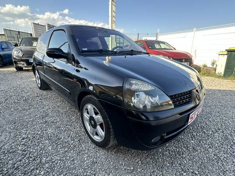 Clio II (B/C65) 1.4 16v 98ch Dynamique 3p 2003 occasion 69800 Saint-Priest