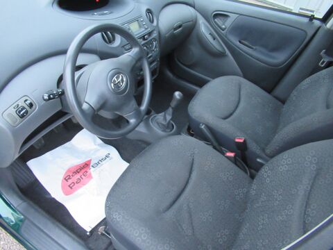 Yaris 85 VVT-i Lin&eacute;a sol 2004 occasion 10410 Saint-Parres-aux-Tertres