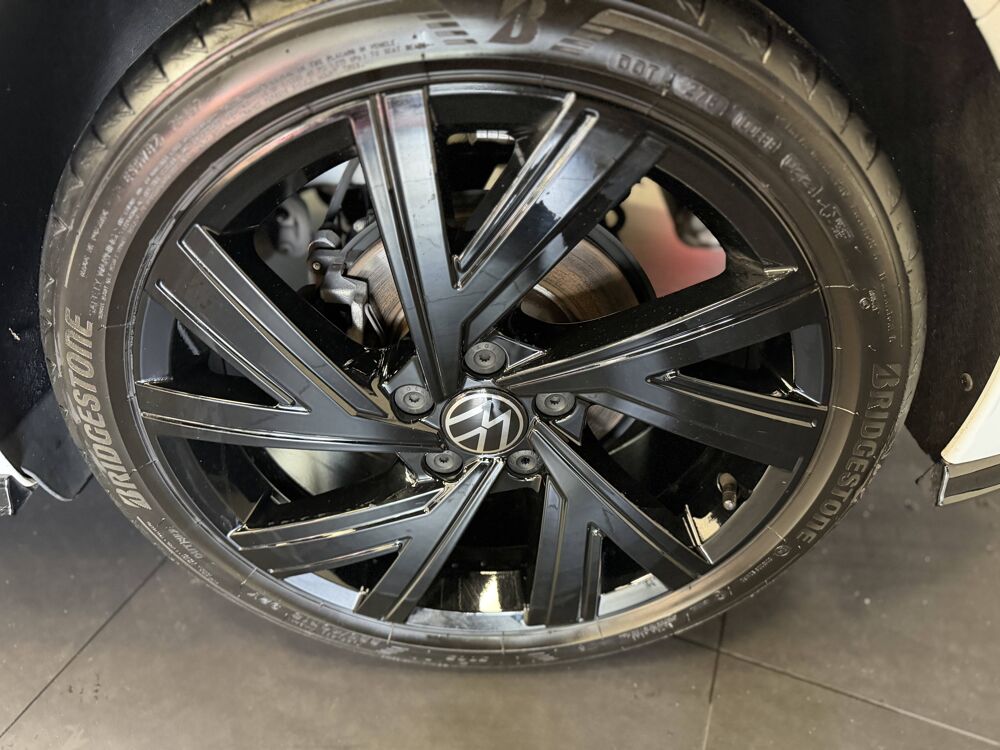 Golf GOLF R-LINE 1.5 ETSI 150CV DSG ATTELAGE HARMANKARDON 2024 occasion 77240 Vert-Saint-Denis