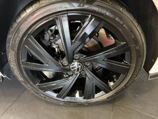 Golf GOLF R-LINE 1.5 ETSI 150CV DSG ATTELAGE HARMANKARDON 2024 occasion 77240 Vert-Saint-Denis