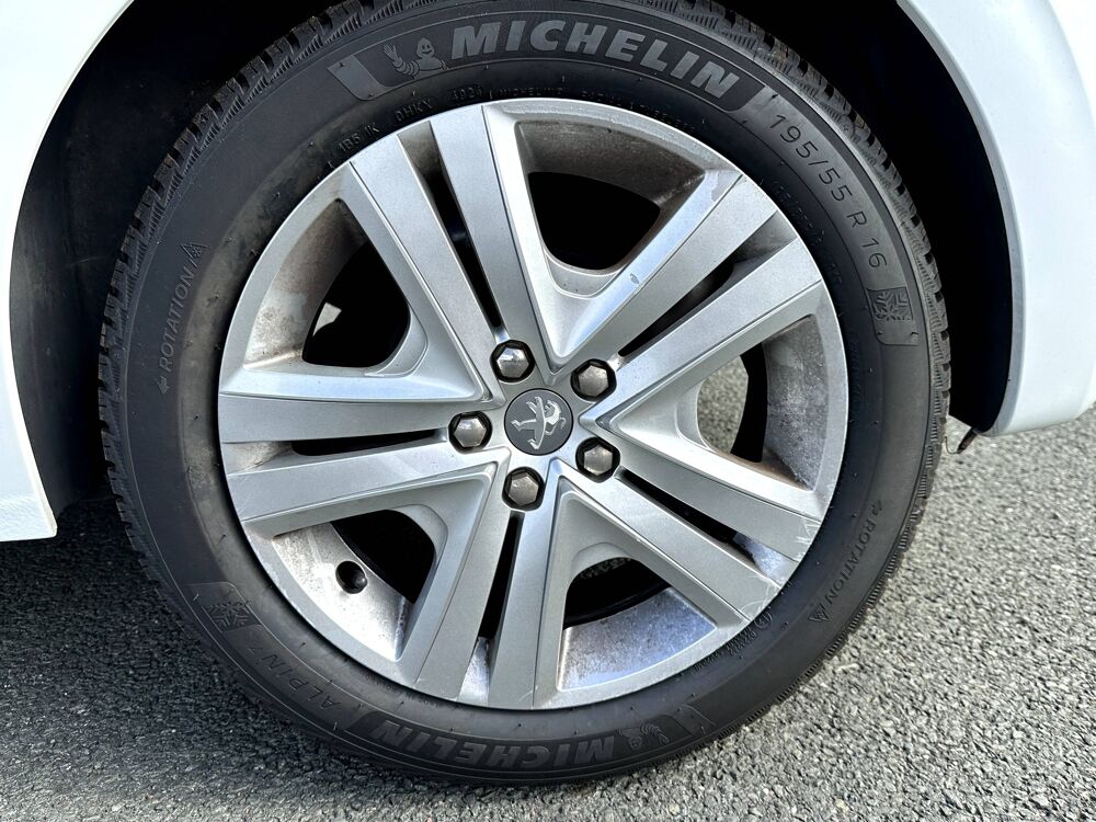 208 1.2 PureTech 82ch Signature 5p 2019 occasion 17430 Tonnay-Charente