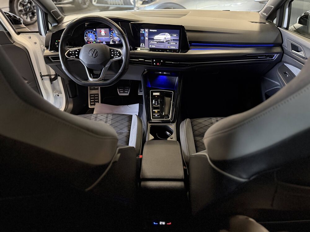 Golf GOLF R-LINE 1.5 ETSI 150CV DSG ATTELAGE HARMANKARDON 2024 occasion 77240 Vert-Saint-Denis