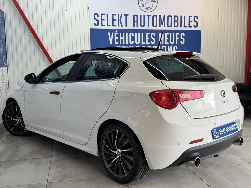 Giulietta III QUADRIFOGLIO VERDE PHASE 2 1.75 TBI 240 CH BOITE AUTO 2015 occasion 38130 &Eacute;chirolles