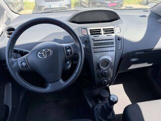 Yaris III 90 D-4D Active 5p 2011 occasion 69800 Saint-Priest