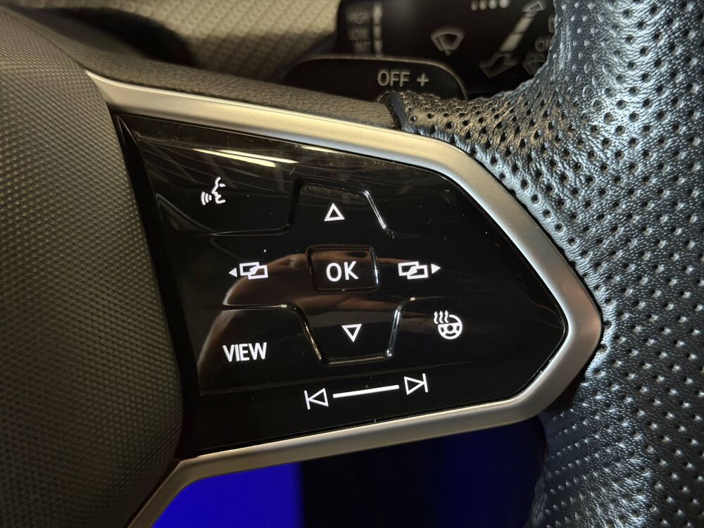 Golf GOLF R-LINE 1.5 ETSI 150CV DSG ATTELAGE HARMANKARDON 2024 occasion 77240 Vert-Saint-Denis