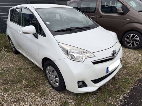Toyota Verso 100 VVT-i Dynamic 2012 occasion Saint-Priest 69800