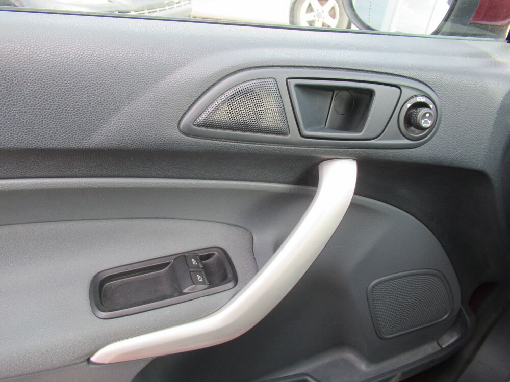 Fiesta IV 1.6 TDCi 95ch FAP Trend 5p 2011 occasion 10410 Saint-Parres-aux-Tertres