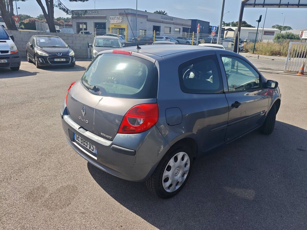 Clio AUTHENTIQUE 2006 occasion 66430 Bompas