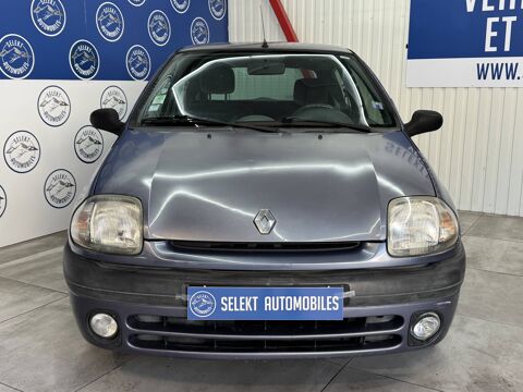 Clio RENAULT CLIO II 1.4 i 75 CH 1998 occasion 38130 &Eacute;chirolles