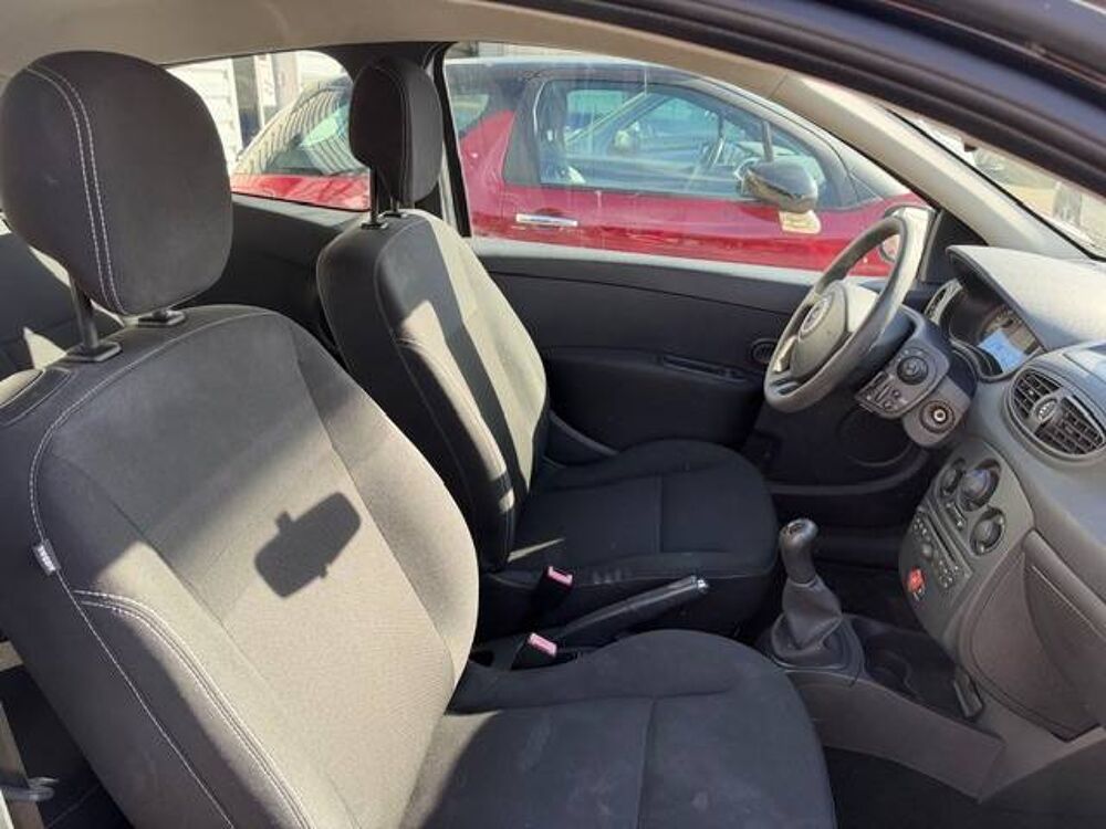 Clio III 1.2 16v 75ch Collection Aliz&eacute; 3p 2013 occasion 69800 Saint-Priest
