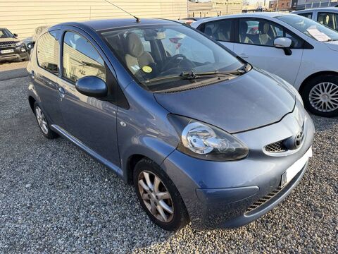 Toyota Aygo 1.0 VVT-i 68ch Les Bleus II 5p 2008 occasion Saint-Priest 69800
