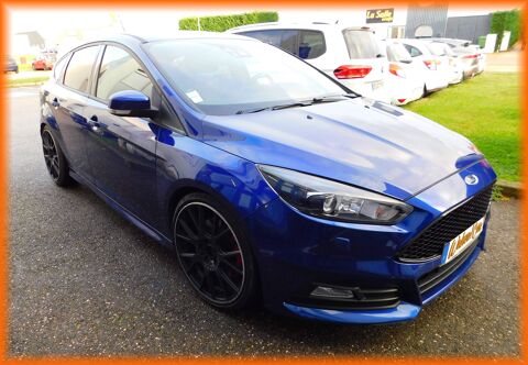 Annonce Ford focus iii (2) 2.0 ecoboost 250 s&s st 5p 2017 ESSENCE occasion  - Fontaine - Isère 38