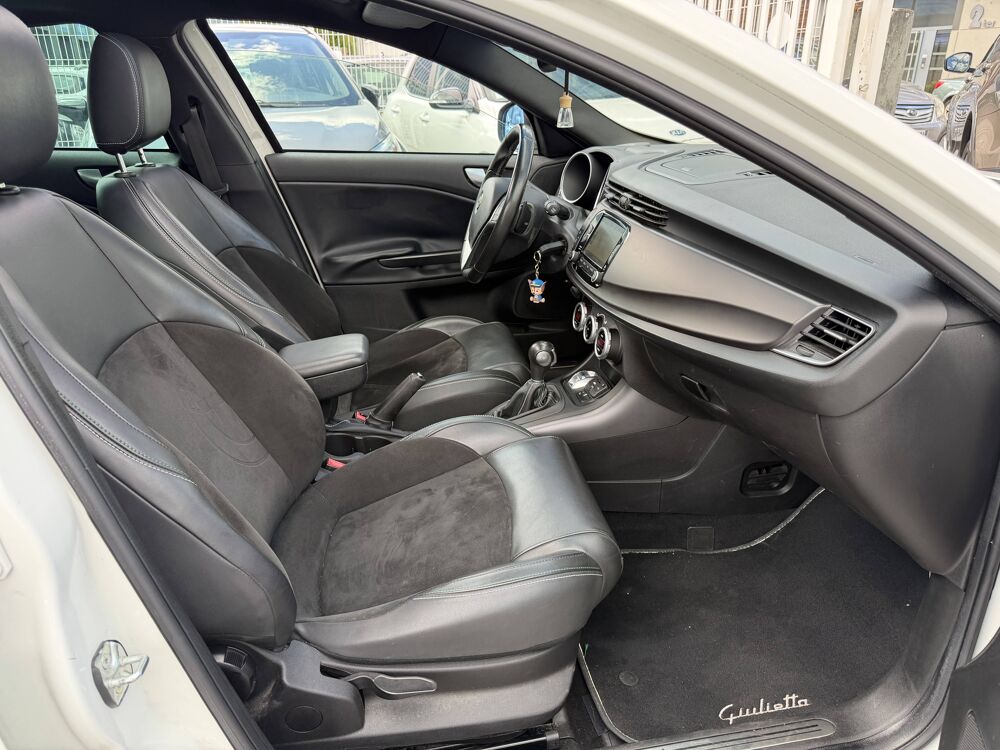 Giulietta III QUADRIFOGLIO VERDE PHASE 2 1.75 TBI 240 CH BOITE AUTO 2015 occasion 38130 &Eacute;chirolles