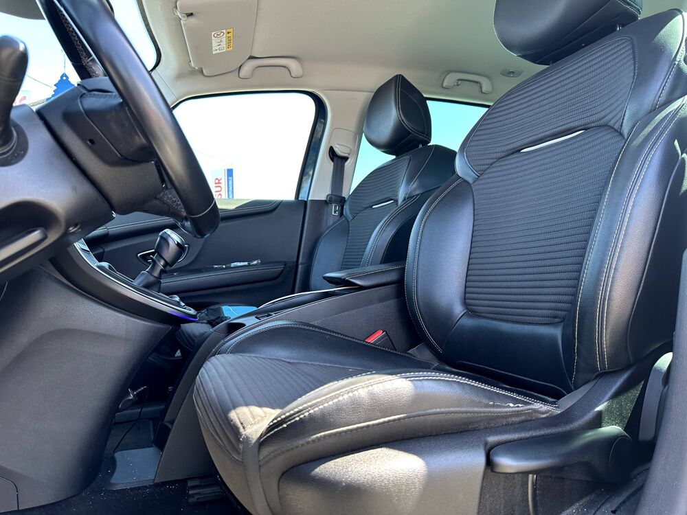 Sc&eacute;nic Renault grand sc&eacute;nic 7 pl INTENS 2020 occasion 17430 Tonnay-Charente