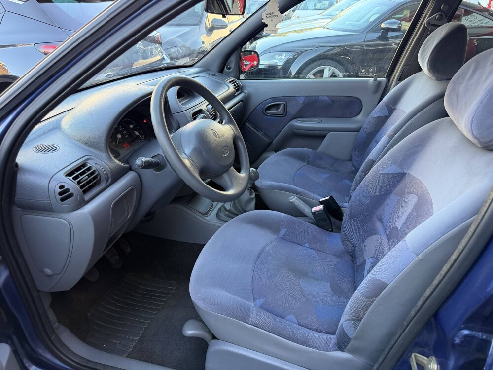 Clio 1.4 73ch RT 5p 1998 occasion 38130 &Eacute;chirolles