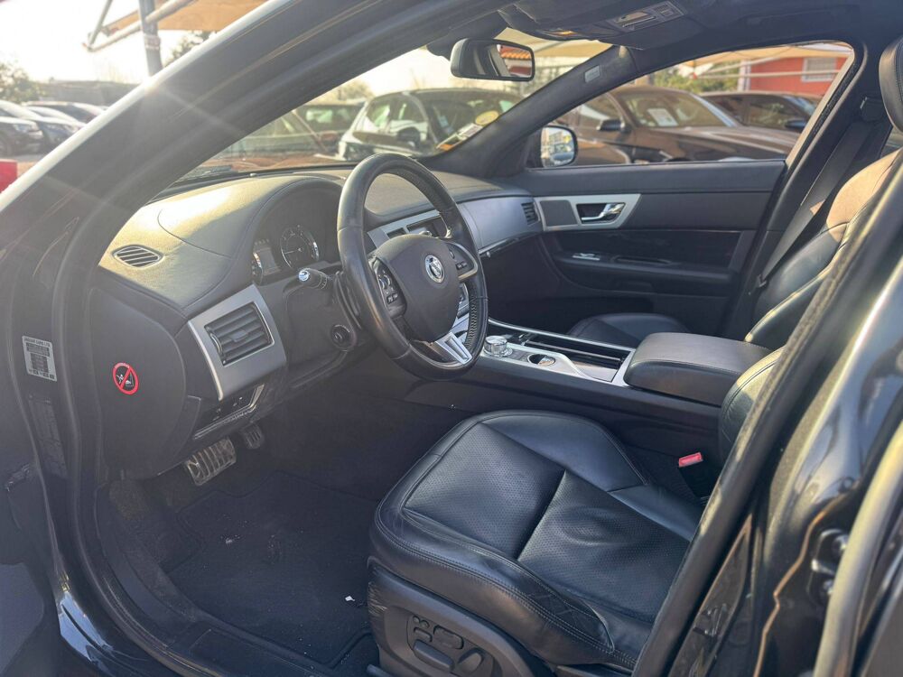 XF V6 3.0 D S 275ch Luxe Premium 2013 occasion 69800 Saint-Priest