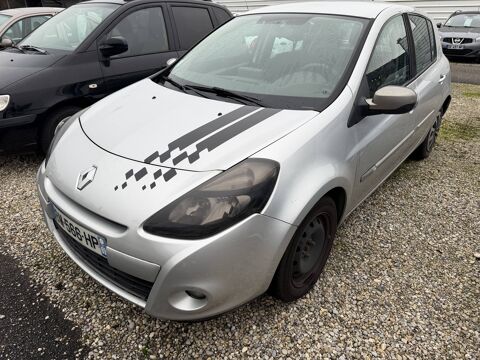 Renault clio III (B/C85) 1.2 16v 75ch TomTom 5p