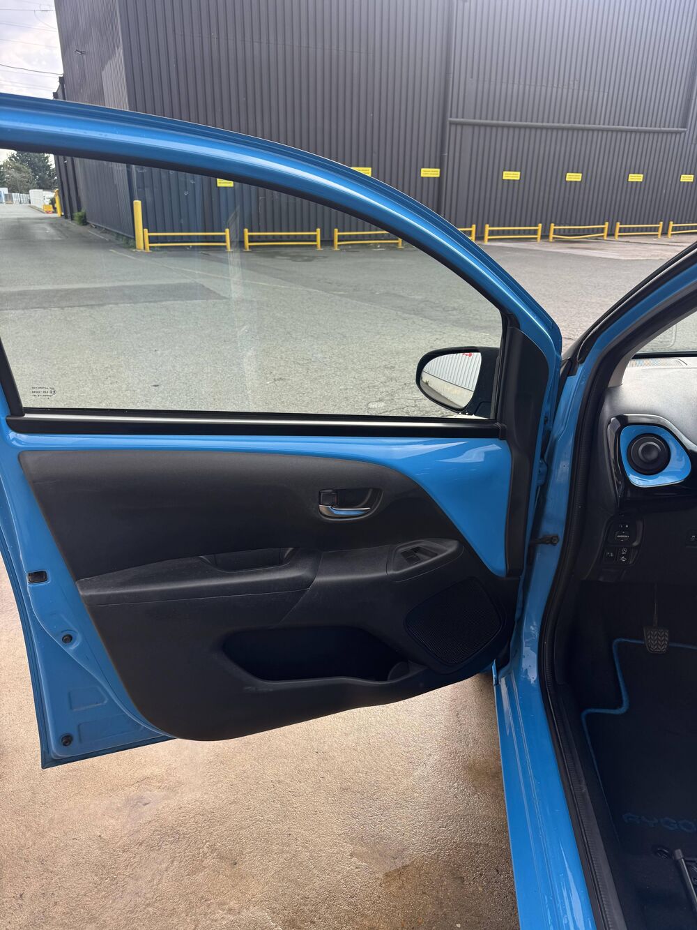 Aygo 1.0 VVT-i 69ch S&S x-cite Bleu Cyan 5p 2015 occasion 49124 Saint-Barth&eacute;lemy-d'Anjou