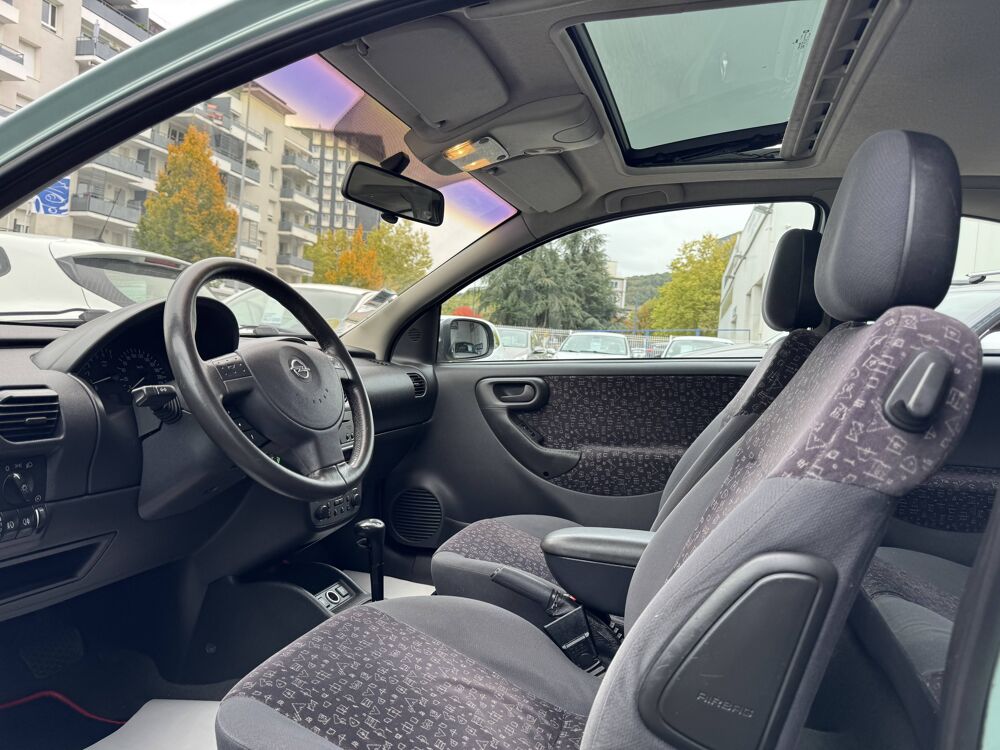 Corsa 1.4 i 16v 90 CH BOITE AUTO 2002 occasion 38130 &Eacute;chirolles