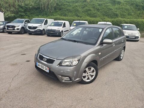 Annonce voiture Kia Rio 3000 €