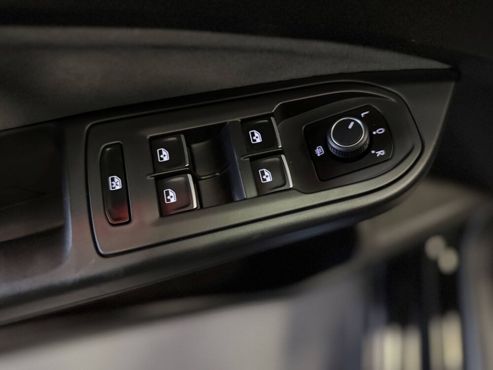 Golf GOLF R-LINE 1.5 ETSI 150CV DSG ATTELAGE HARMANKARDON 2024 occasion 77240 Vert-Saint-Denis
