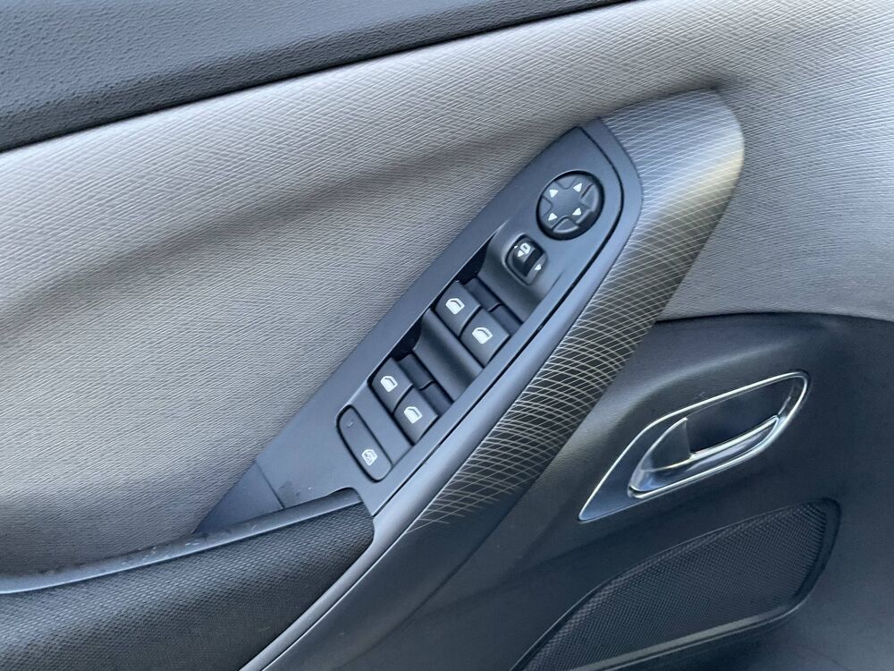 Grand C4 Picasso II1.6 e-HDi 115ch Music Box BMP6 2014 occasion 21600 Longvic
