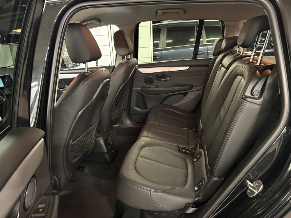 Serie 2 218iA 140ch Luxury DKG7 7cv 2019 occasion 75010 Paris