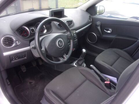 Clio III 1.2 16v 75ch 20 ans eco&sup2; 5p 2011 occasion 77190 Villiers-en-Bi&egrave;re