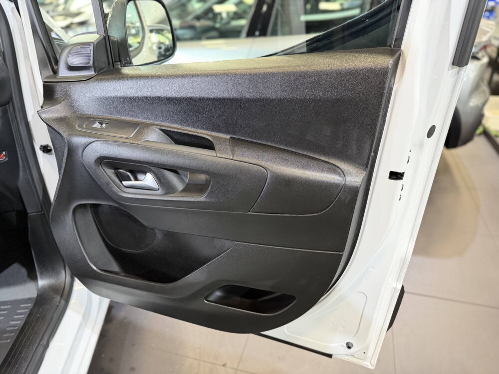 Berlingo CITROEN BERLINGO III (2) VAN BLUEHDI 130 S&S TAILLE XL PLANC 2026 occasion 77240 Vert-Saint-Denis