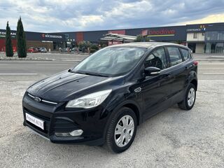 Kuga Ph2. 2.0 TDCI 140 BV6 TREND/ 1&egrave;re Main 2013 occasion 84100 Orange