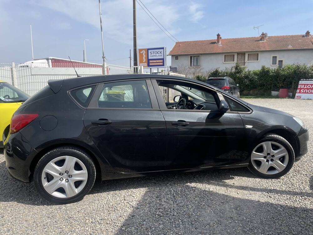 Astra IV 1.4 Twinport Essentia 2012 occasion 69800 Saint-Priest